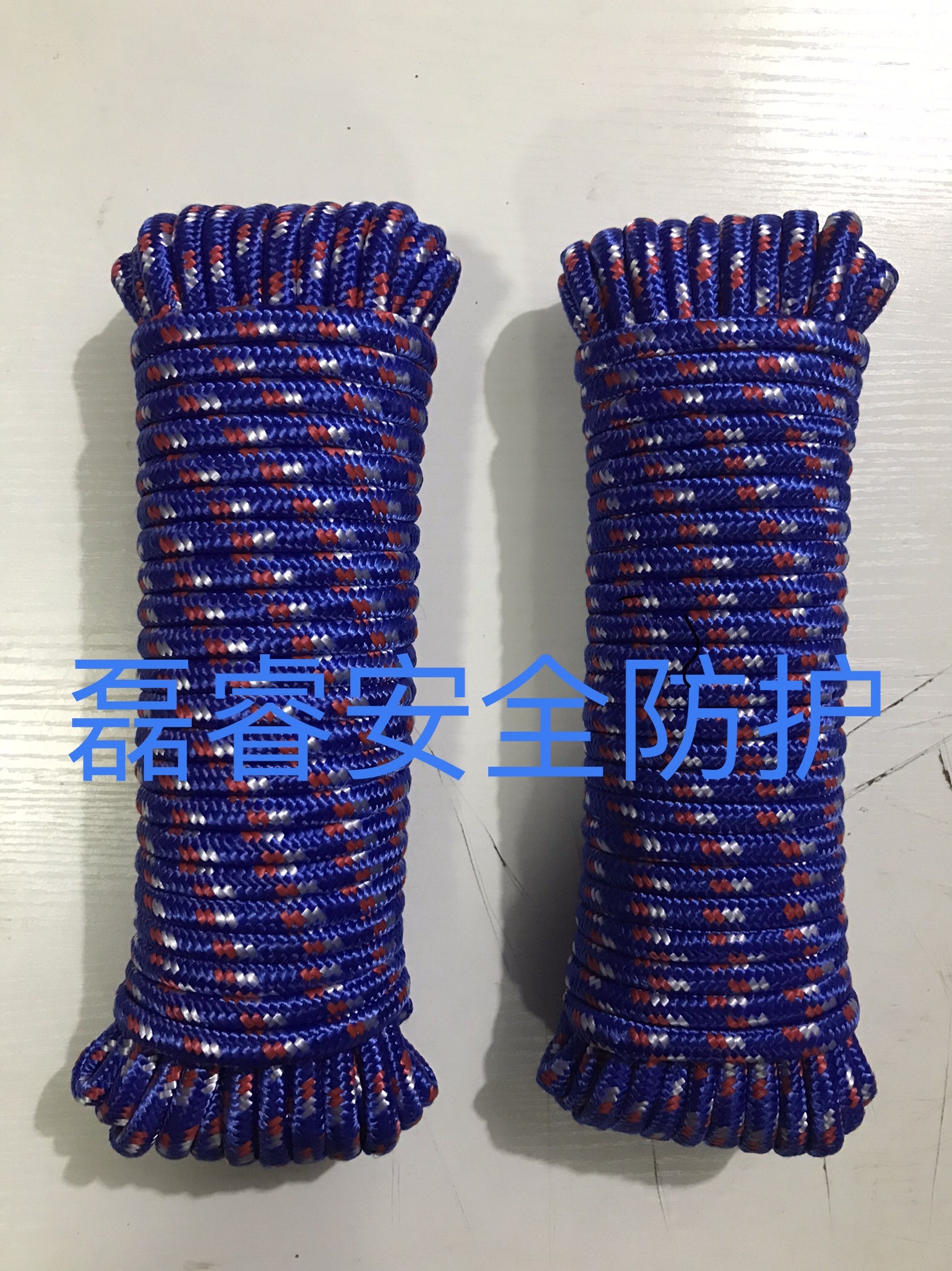 蓝加白红丙纶无纺布包芯绳10mmx20m，宠物牵引绳，通用绑绳，捆扎绳，晾衣绳。详情图1