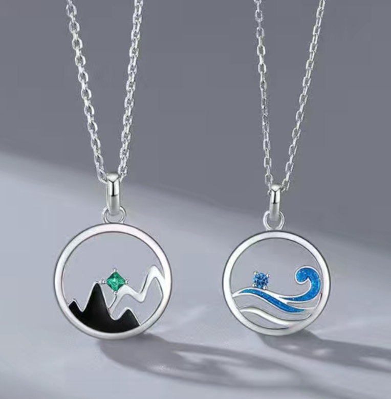 032 Women's necklace, simple style collarbone neck chain, French light luxury niche new product, exquisite pendant Application Scenario