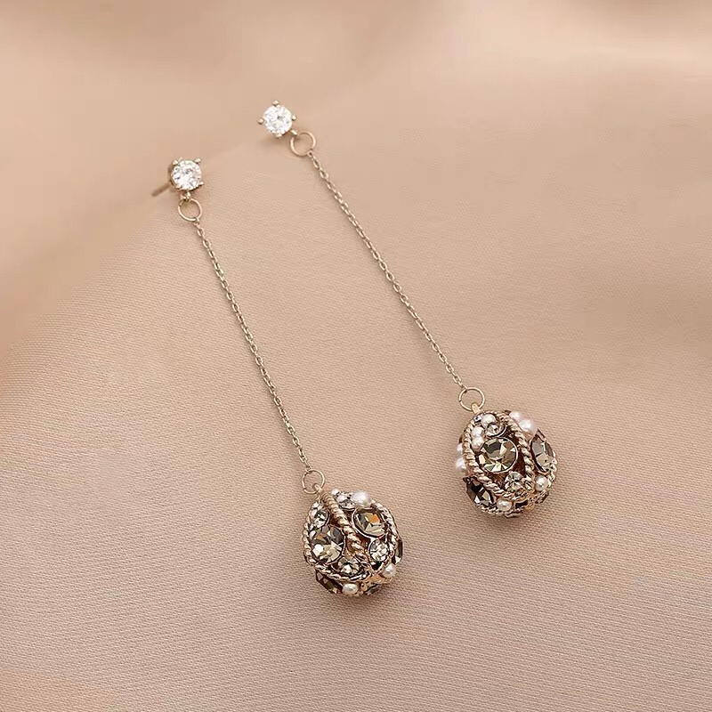 Retro trend Fashion Ethnic style Bohemian personality trend earrings