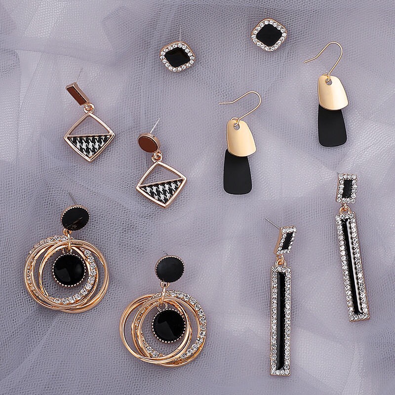 Stud earrings F51