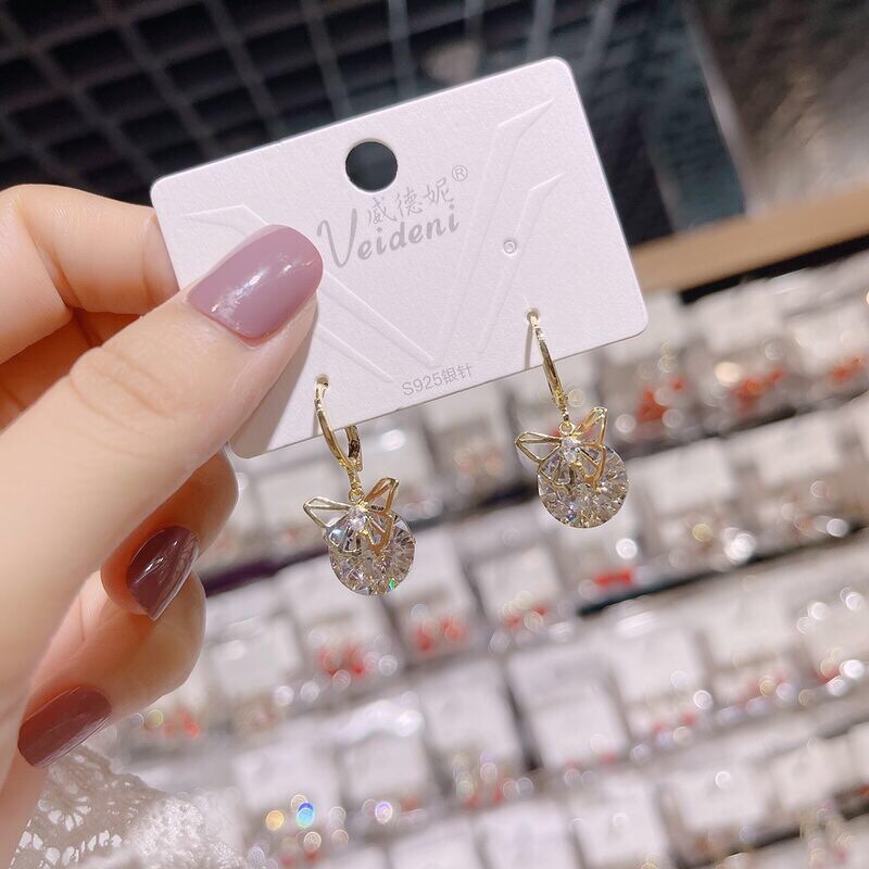 Stud earrings F36