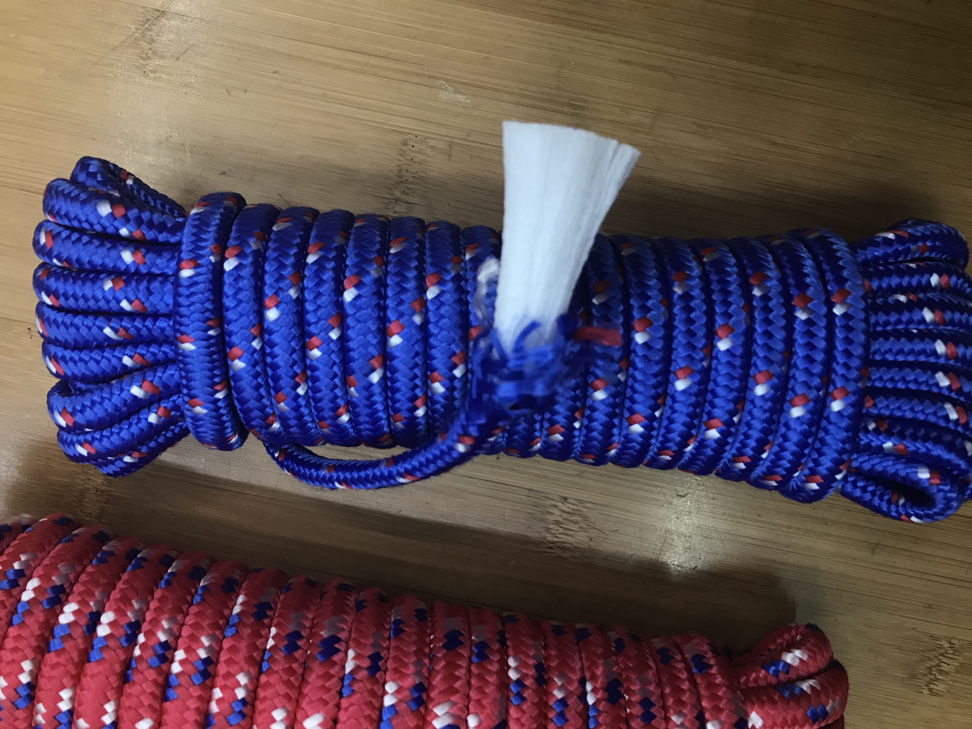 蓝加白红丙纶无纺布包芯绳10mmx20m，宠物牵引绳，通用绑绳，捆扎绳，晾衣绳。详情图5