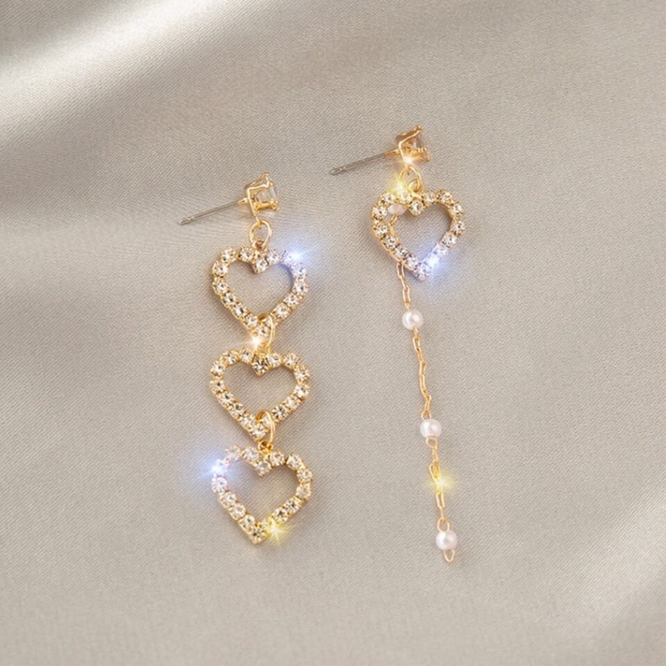 Stud earrings F20