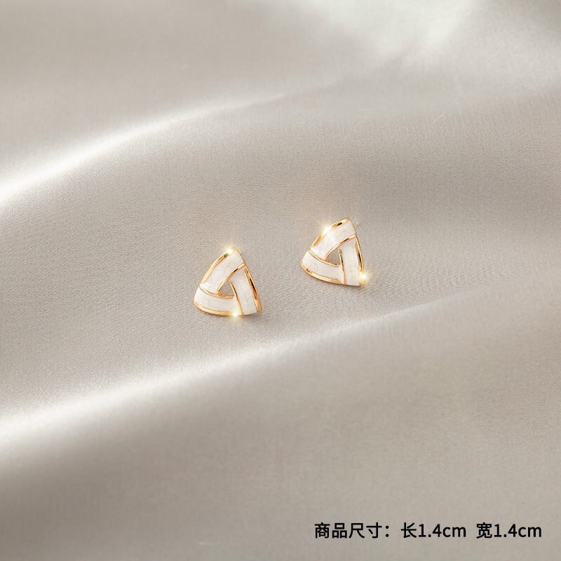 Stud earrings F11