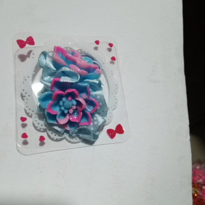 72冲粉蓝色树脂加缎带对扎