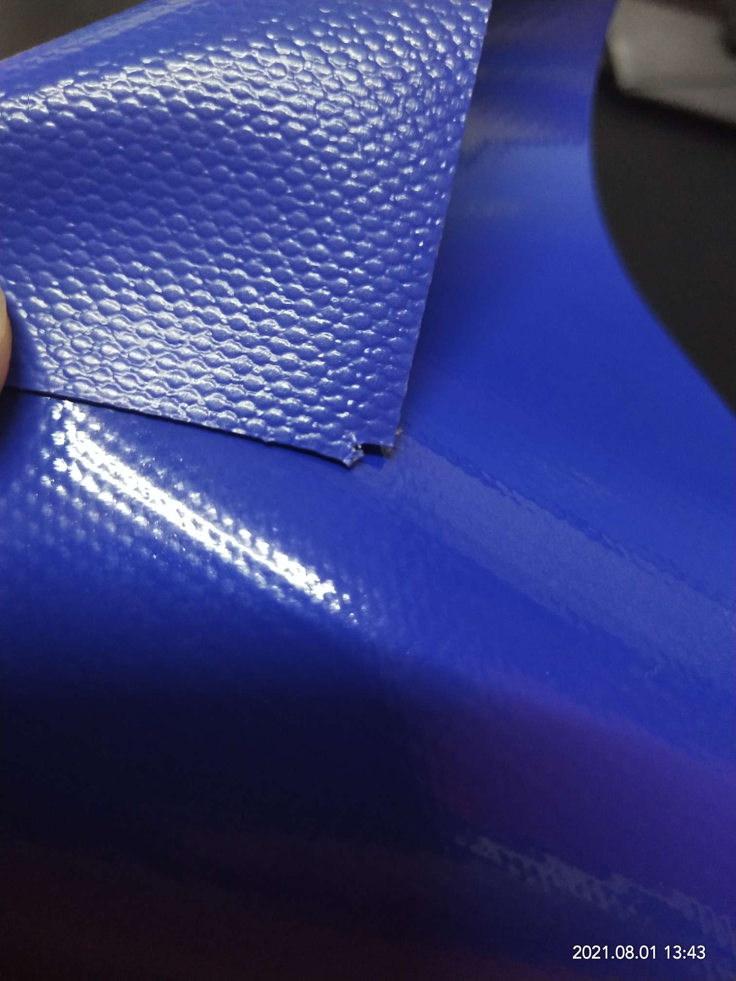 High-quality glossy dark blue PVC mesh fabric for luggage, various gymnastic MATS, and special fabrics for luggage bags detail image 4