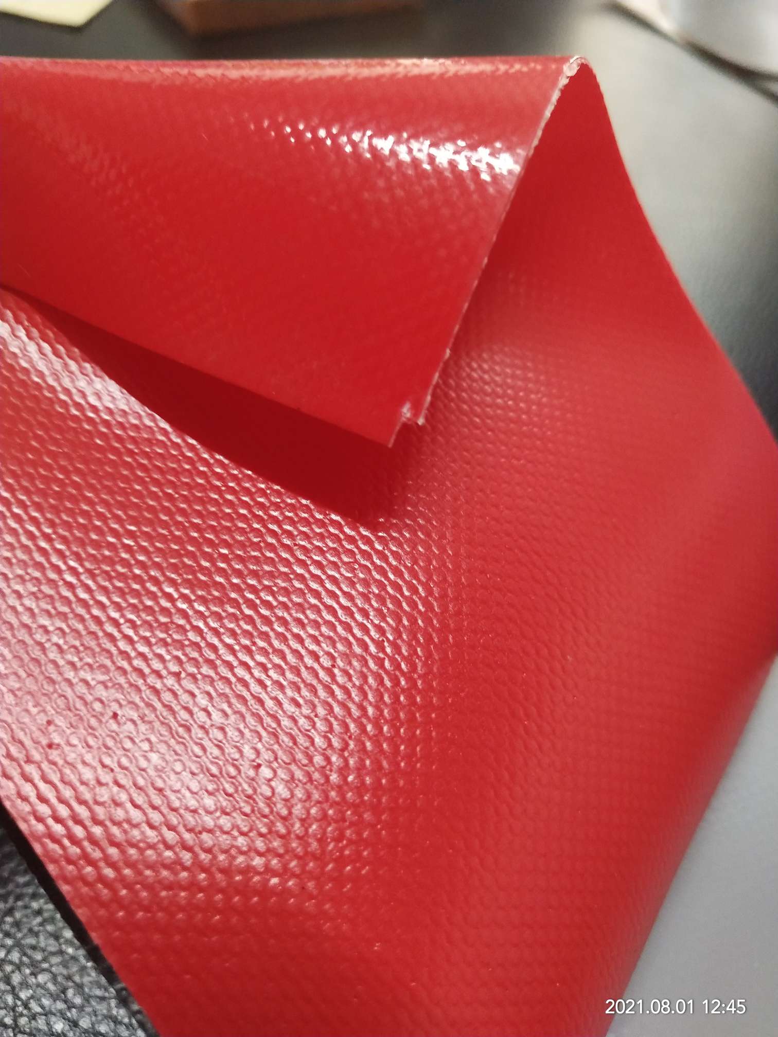High-quality glossy bright red PVC mesh fabric for luggage, various gymnastic MATS, and special fabrics for luggage bags detail image 4