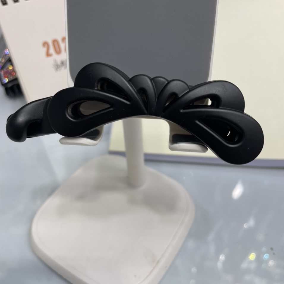 Dolphin 🐬- Qiaojuan accessories: Banana clip grab clip Korean Internet red horsetail disc autumn and winter hair clip 20210801024 thumbnail