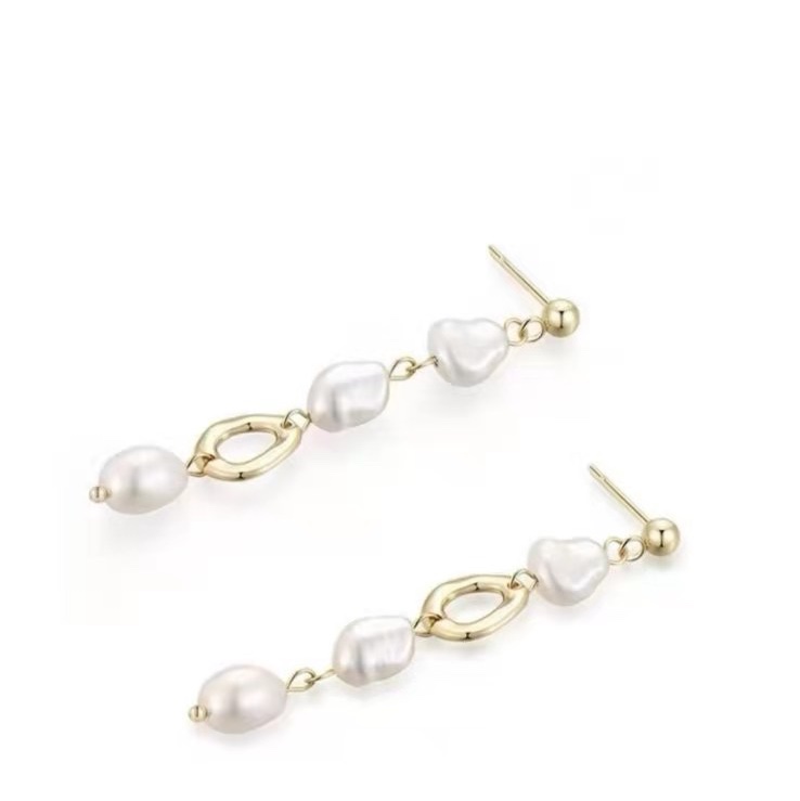 Drop pearl long earrings