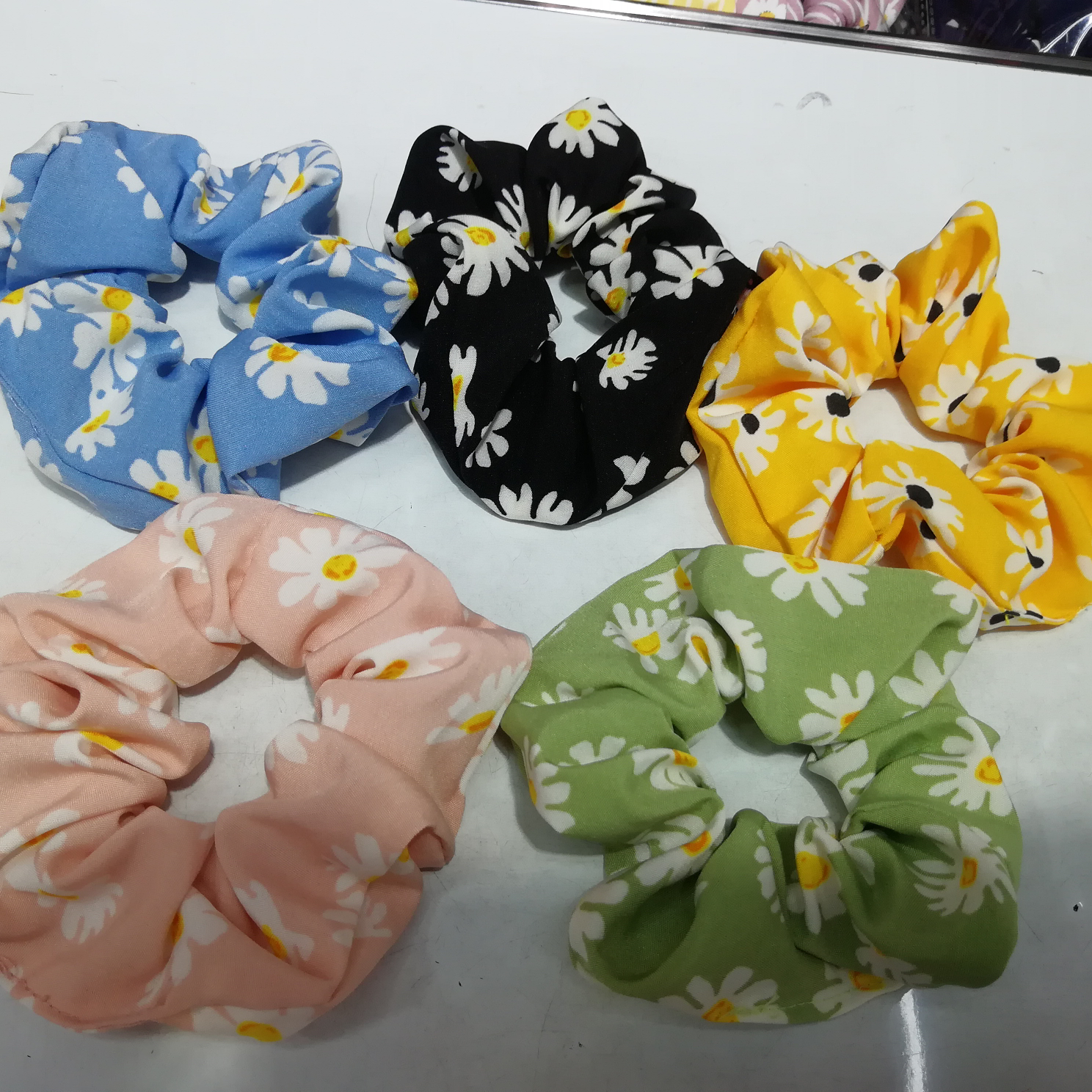 Large chrysanthemum colon ring thumbnail