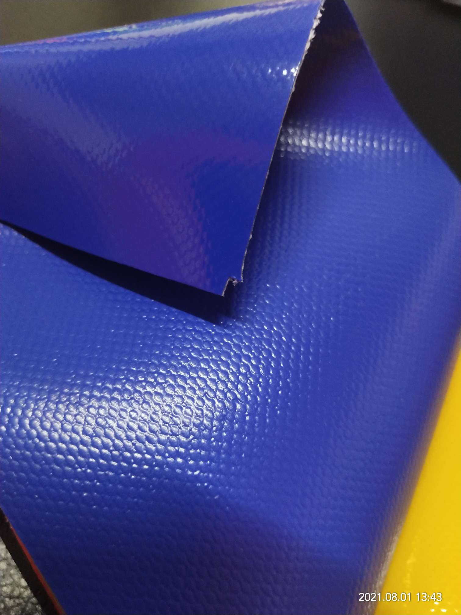 High-quality glossy dark blue PVC mesh fabric for luggage, various gymnastic MATS, and special fabrics for luggage bags detail image 2