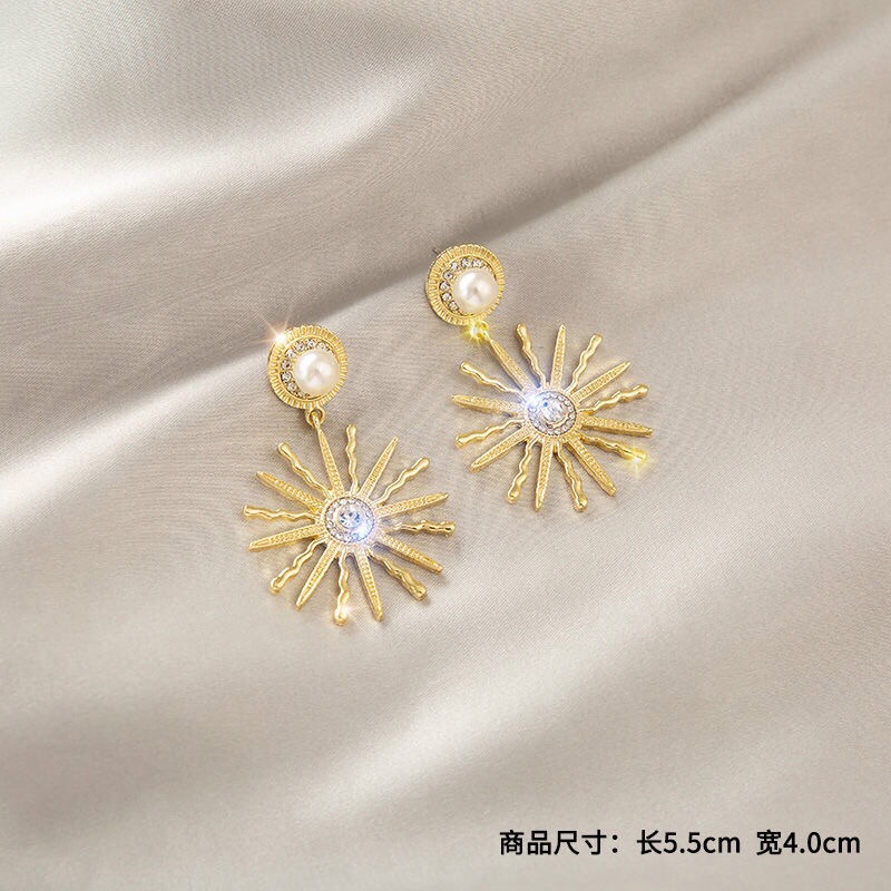 Stud earrings F55