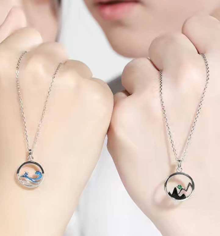 031 Women's necklace: Simple style collarbone necklace, French light luxury niche new product, exquisite pendant detail image 6