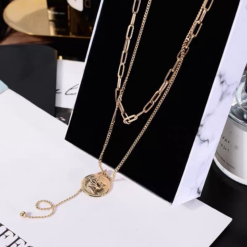 A Korean double-layered round-plate coin necklace, a retro collarbone sweater chain by a female Internet celebrity, trendy and simple details Picture