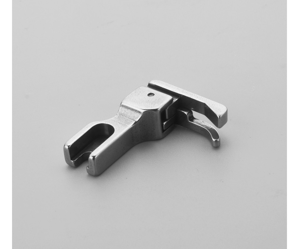 The high and low voltage feet are all made of steel Item Picture