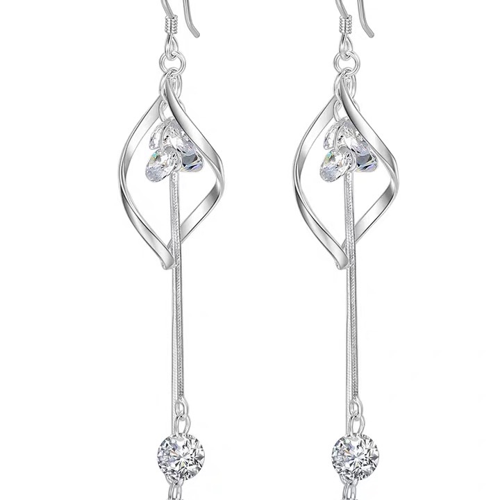 Pendant chain with zircon earrings