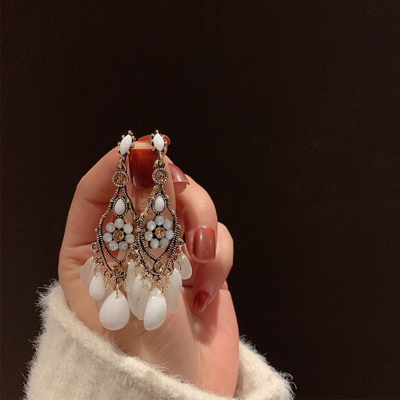 Vintage protein rhinestone pearl earrings, vintage elegance.