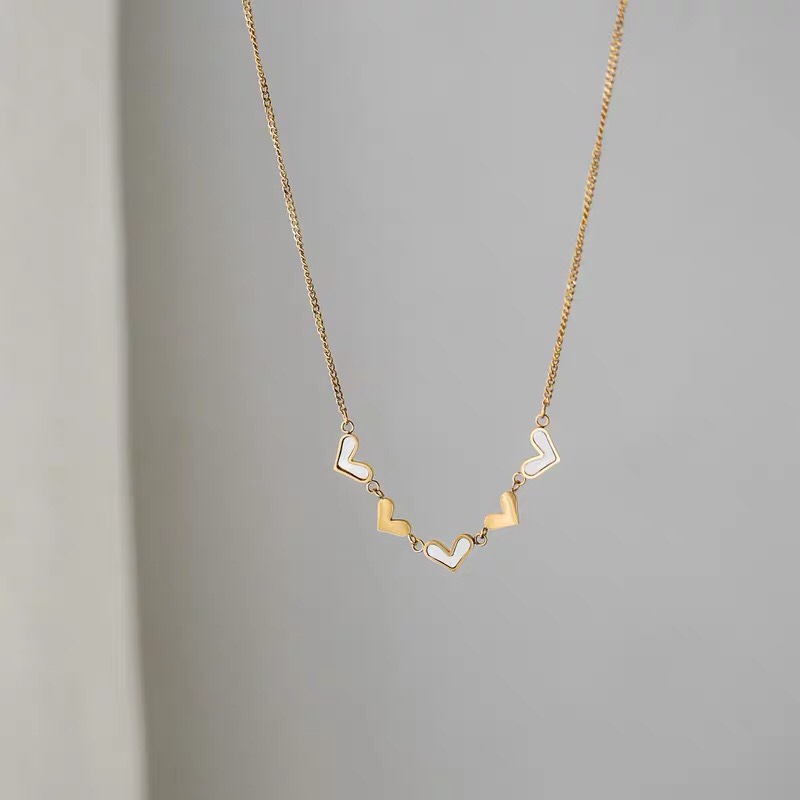 New niche and light luxury white shell heart necklace women's collarbone chain pendant