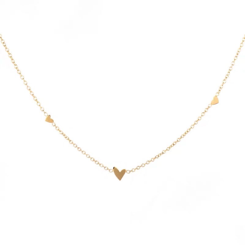 A new minimalist three-heart-shaped necklace and collarbone chain for women in summer, featuring a unique and light luxury style Application Scenario