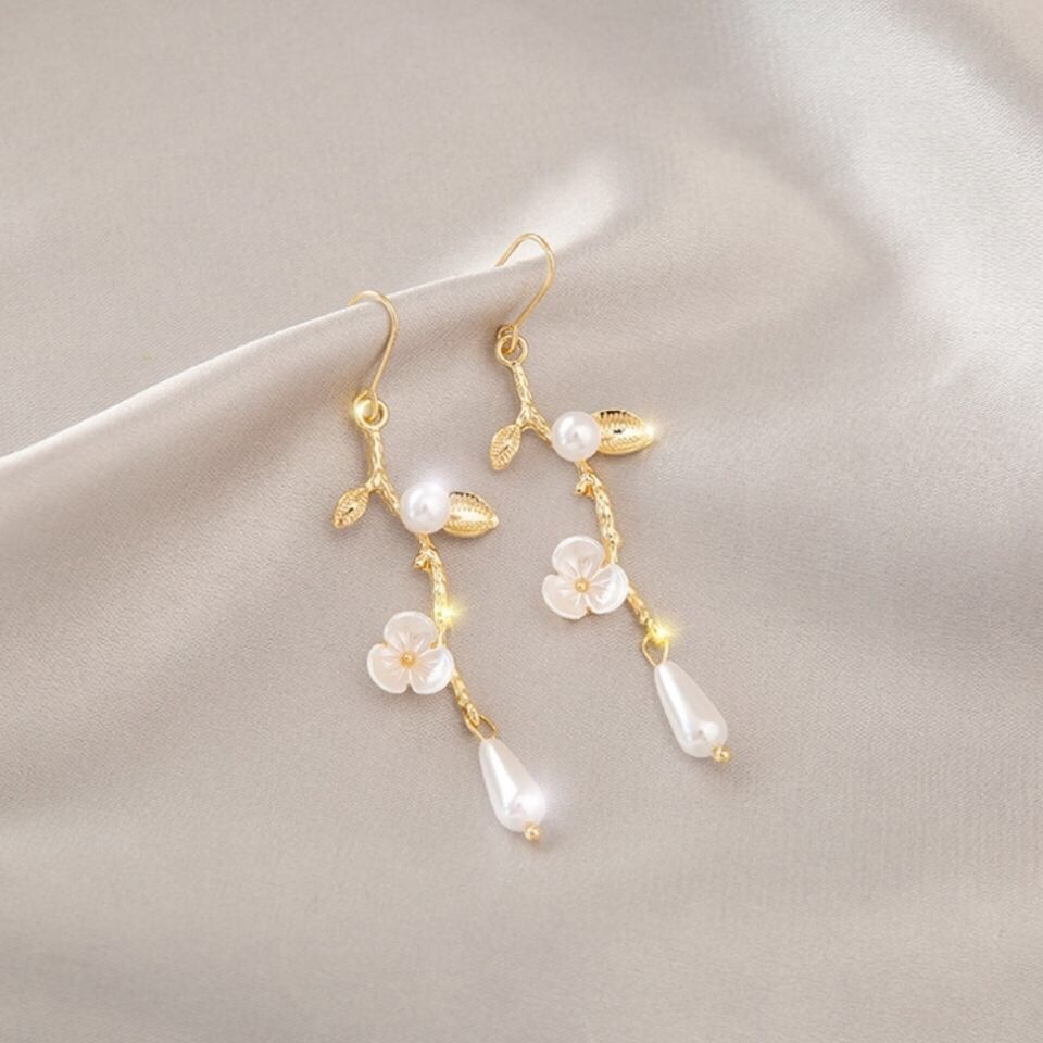 Stud earrings F19