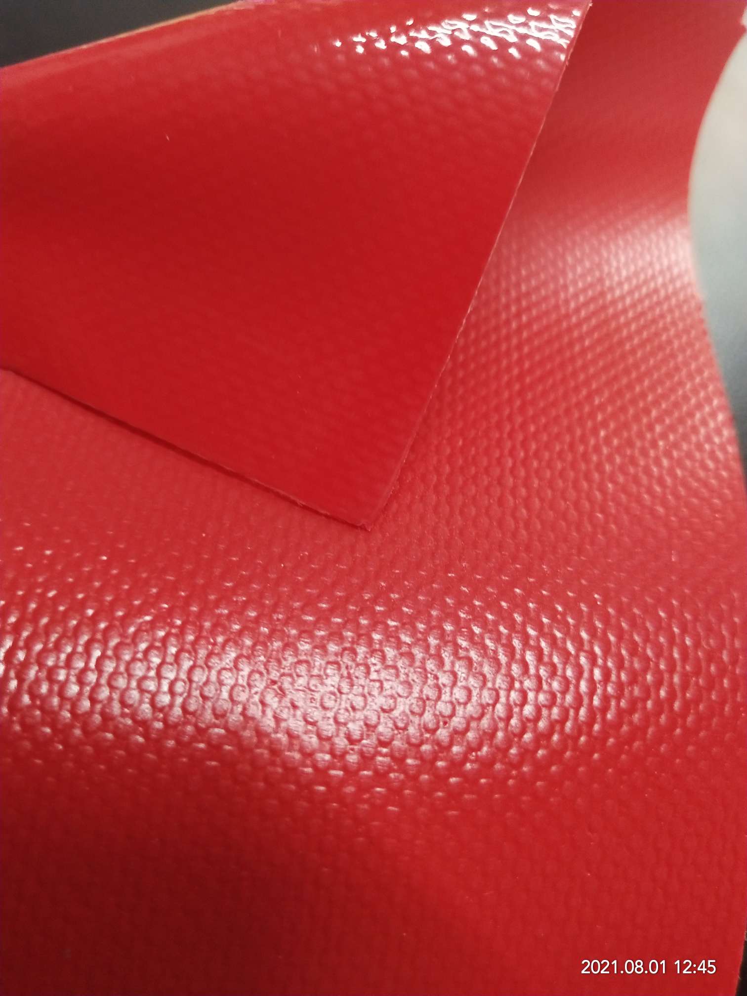 High-quality glossy bright red PVC mesh fabric for luggage, various gymnastic MATS, and special fabrics for luggage bags detail image 1