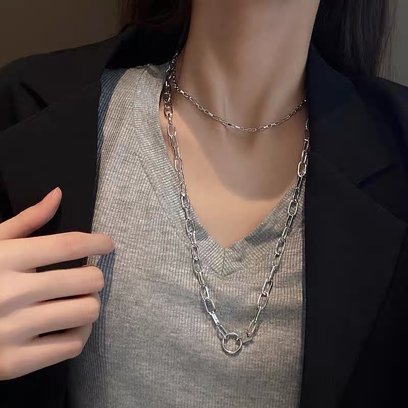 Korean female Internet celebrity's double-layered necklace, retro collarbone sweater chain, trendy and simple 1 Application Scenario