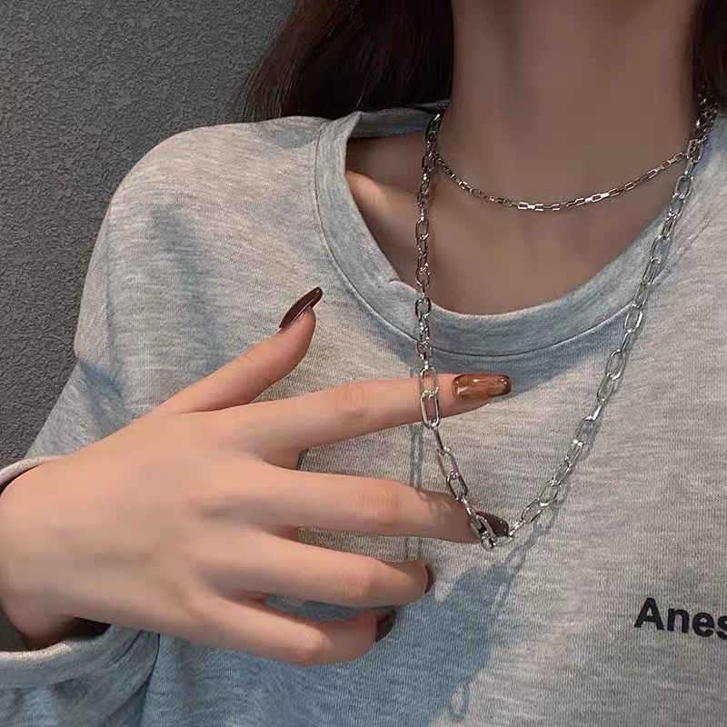 Korean female Internet celebrity's double-layered necklace, retro collarbone sweater chain, trendy and simple 1 detail image 2