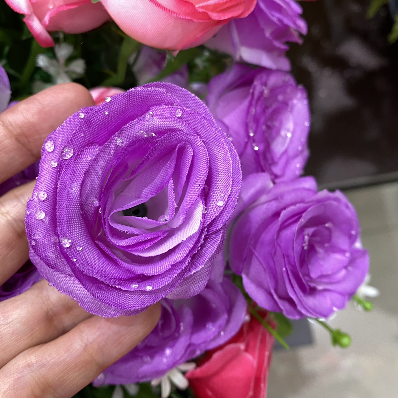 Water drop round center rose purple