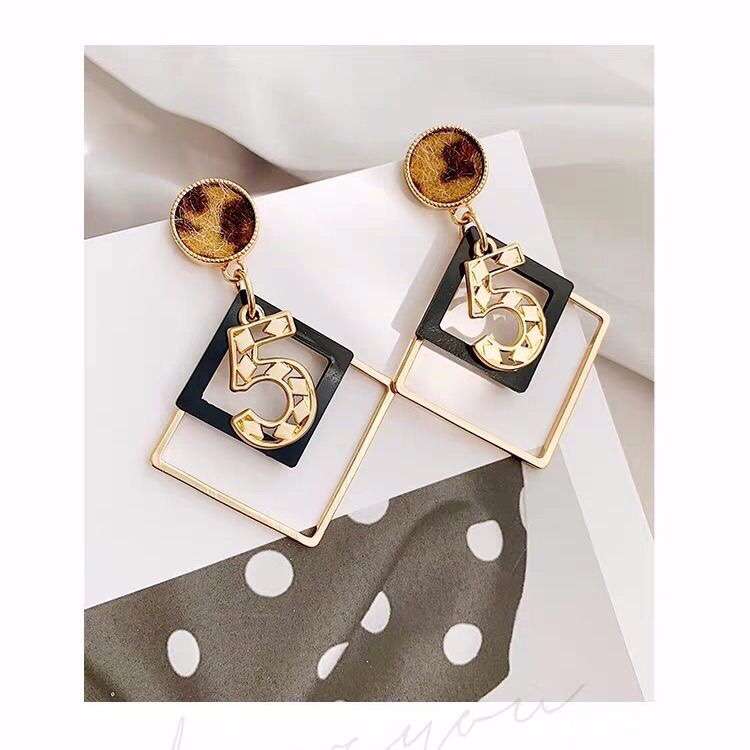 Stud earrings F75