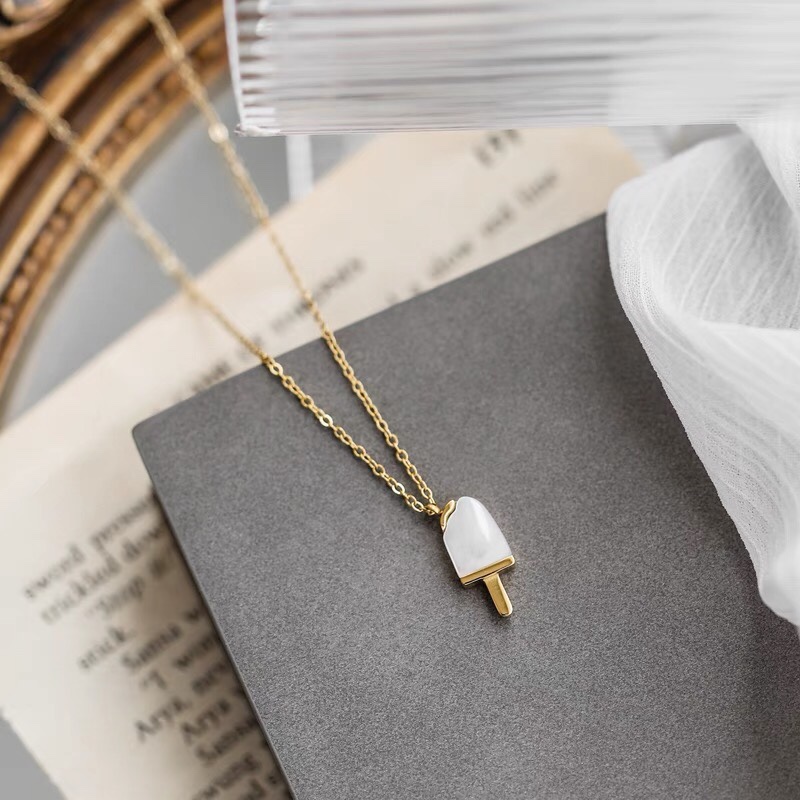 New niche and light luxury white mother-of-pearl necklace, women's collarbone chain pendant