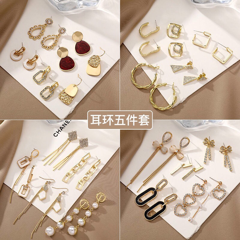 Stud earrings F48