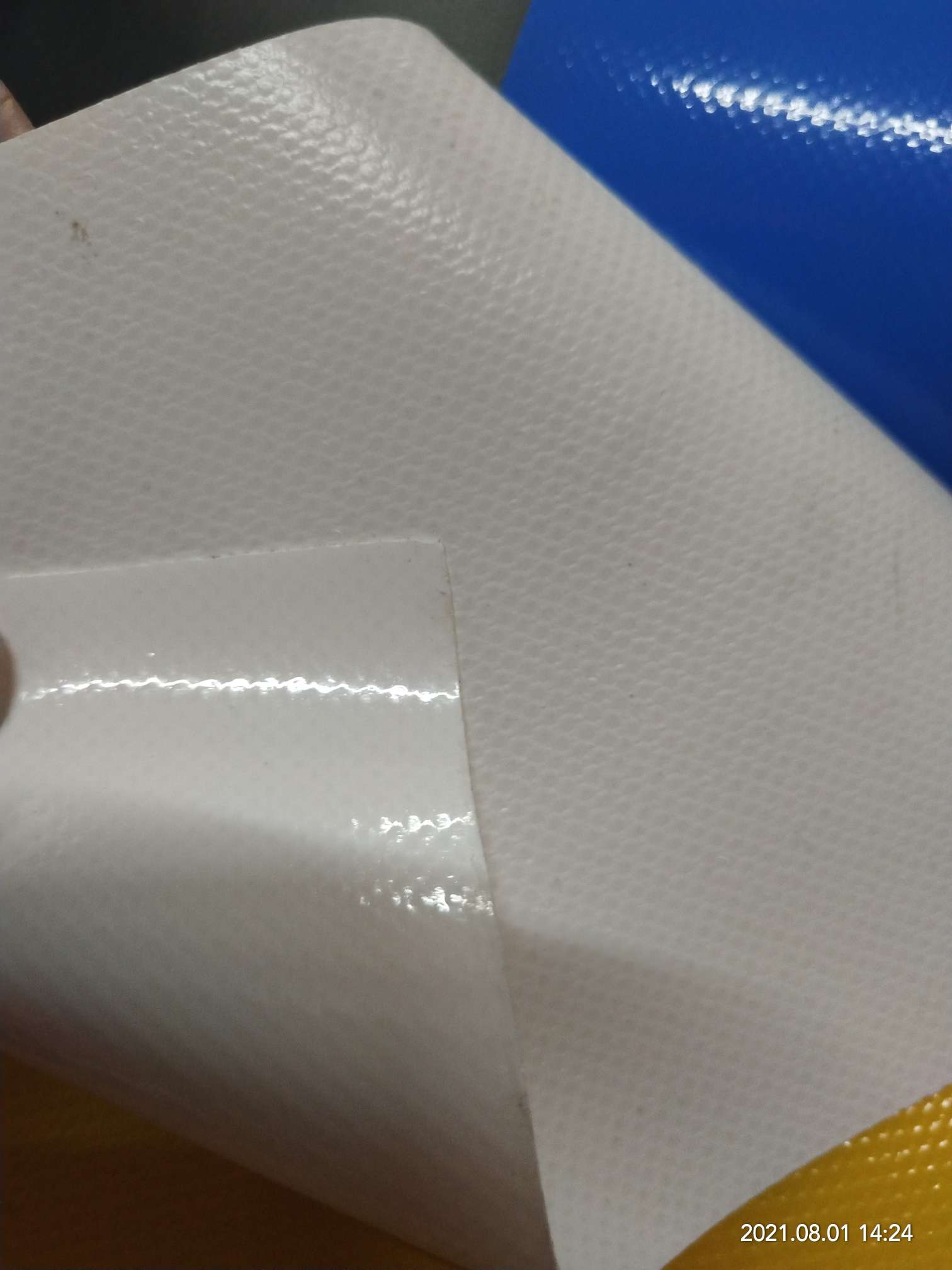 优质光面奶白色PVC夹网布  箱包布  各种体操垫  各种箱包袋专用面料产品图