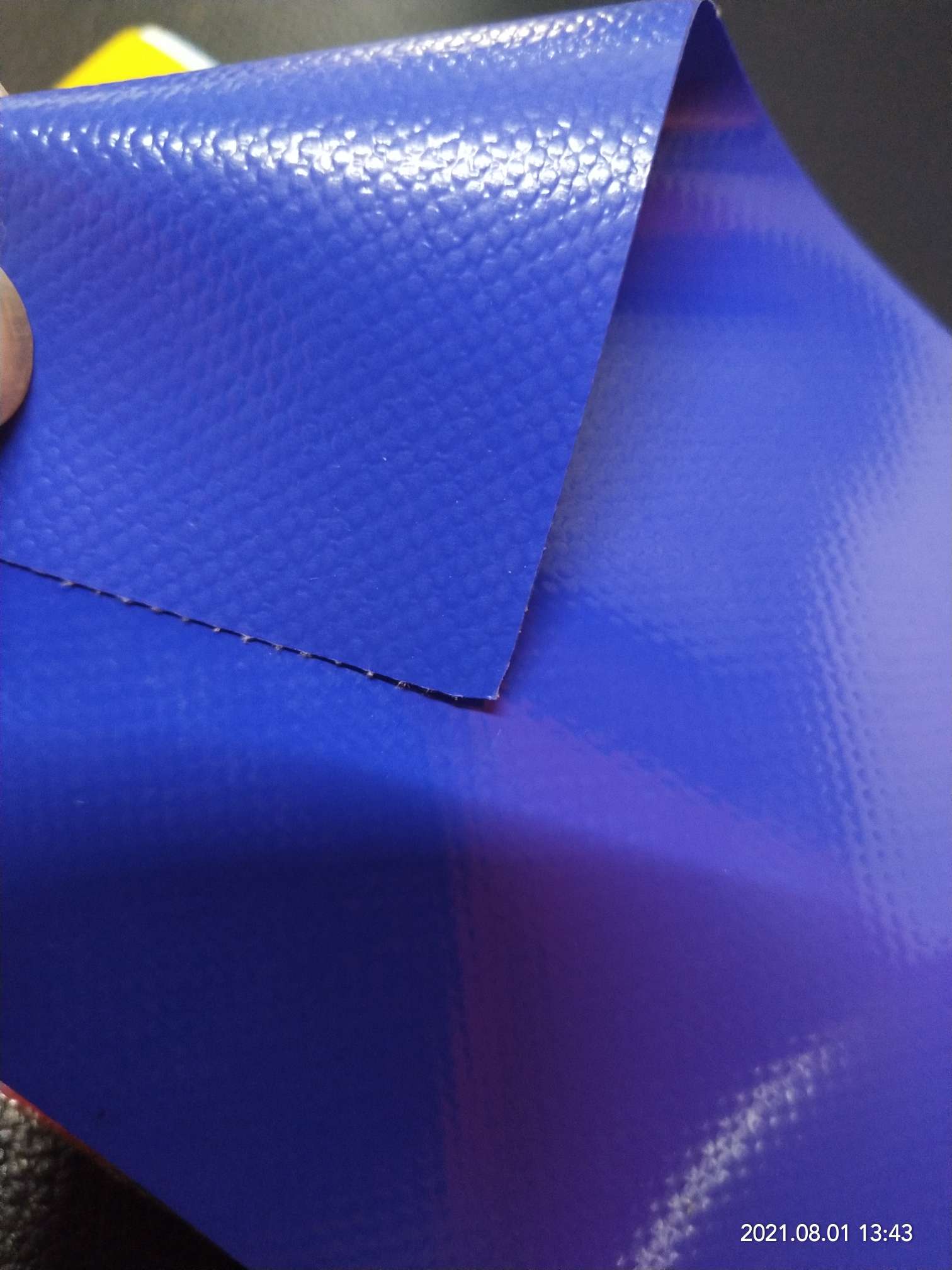 High-quality glossy dark blue PVC mesh fabric for luggage, various gymnastic MATS, and special fabrics for luggage bags detail image 5