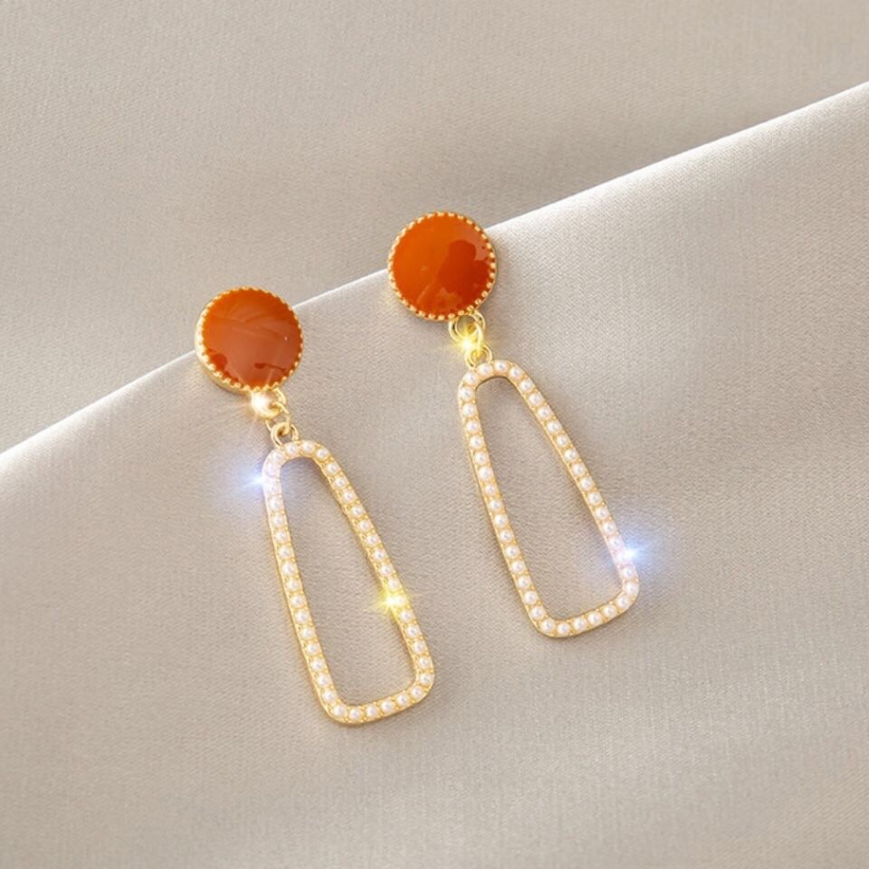 Stud earrings F21