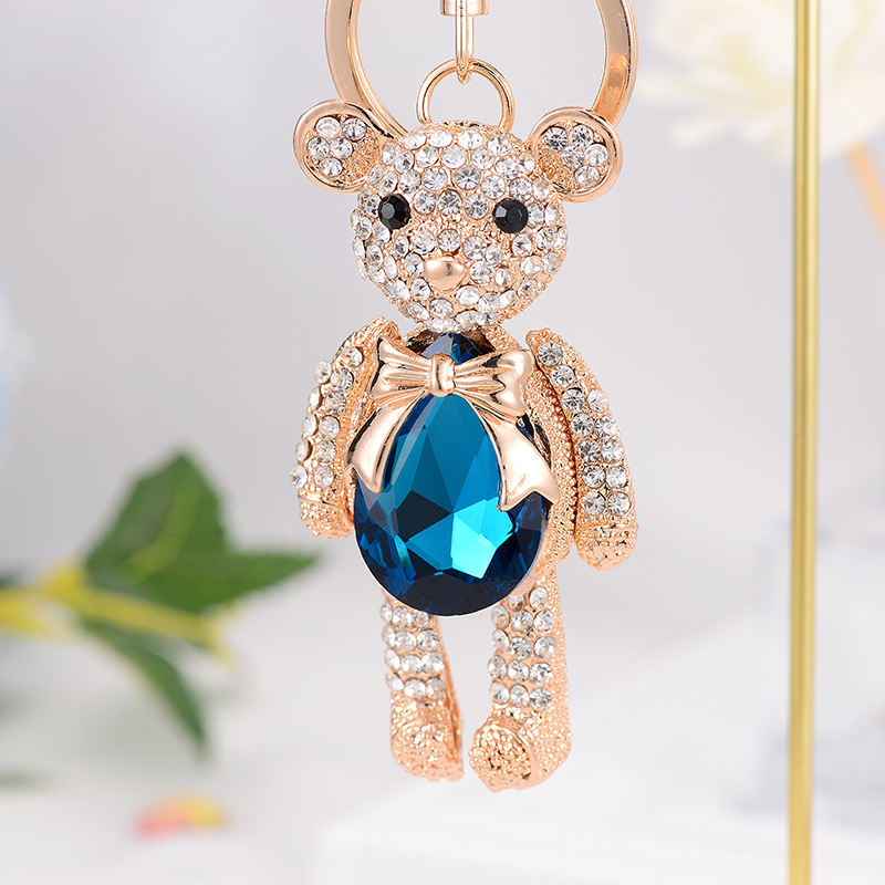 Teddy bear crystal keychains, rhinestone ornaments and car pendants are popular in South Korea details Picture
