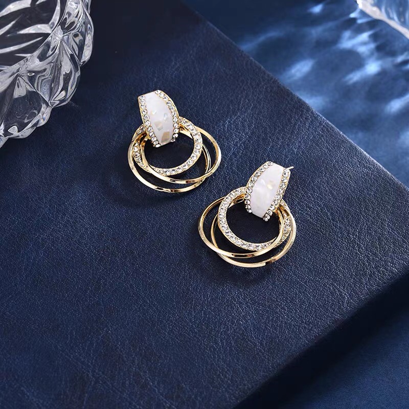 Simple fashion trend classic elements design socialite temperament banquet earrings