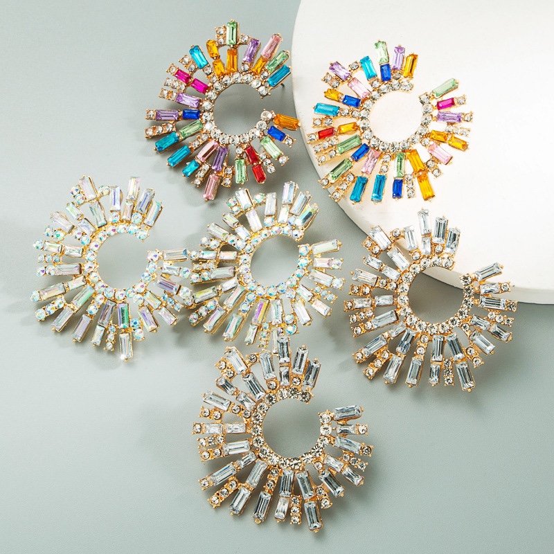 Glass earrings, chic, sparkling.
