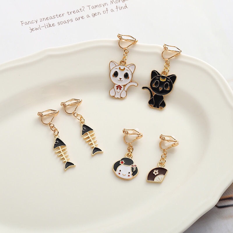 Stud earrings H37 full figure