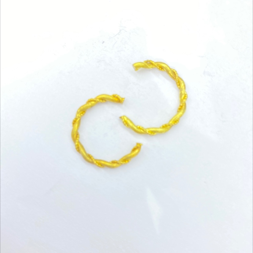 Round + batch twist twist cut ring