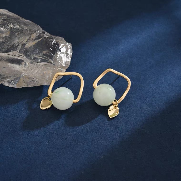 Cat eye earrings