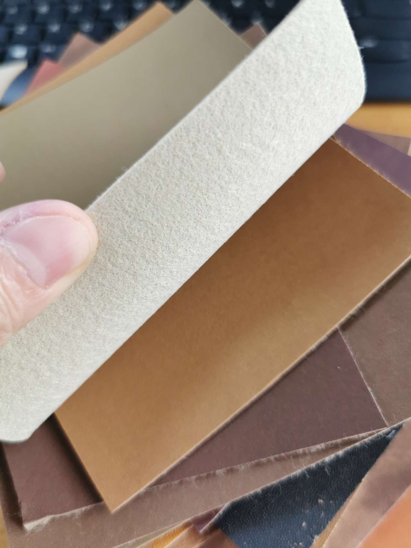 Space leather matte pressing transformation, light brown khaki Specification image