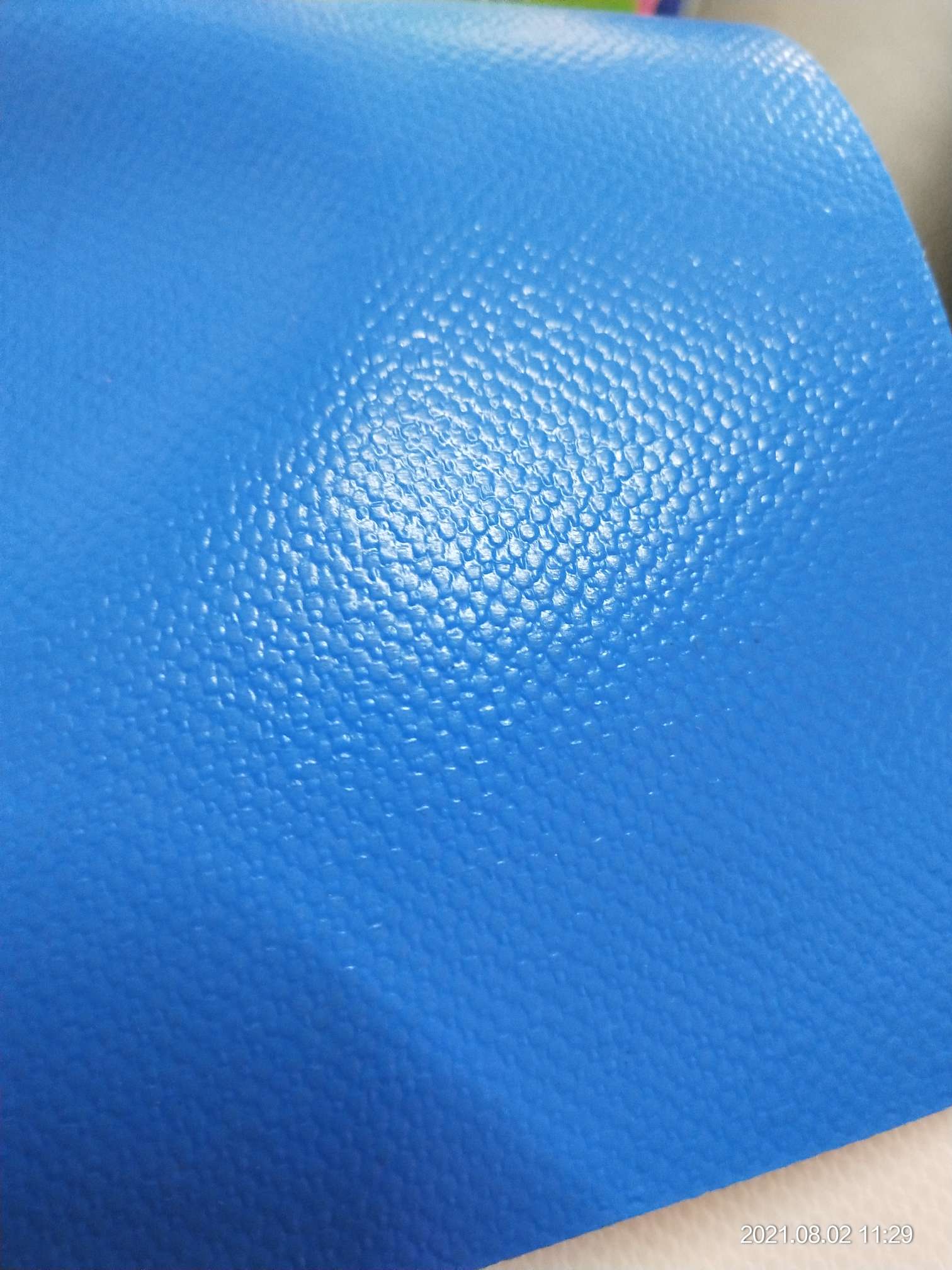 Alta calidad brillante azul claro PVC clip tela de malla tela de equipaje todo tipo de alfombras de gimnasia todo tipo de bolsas tejido especial detail image 3