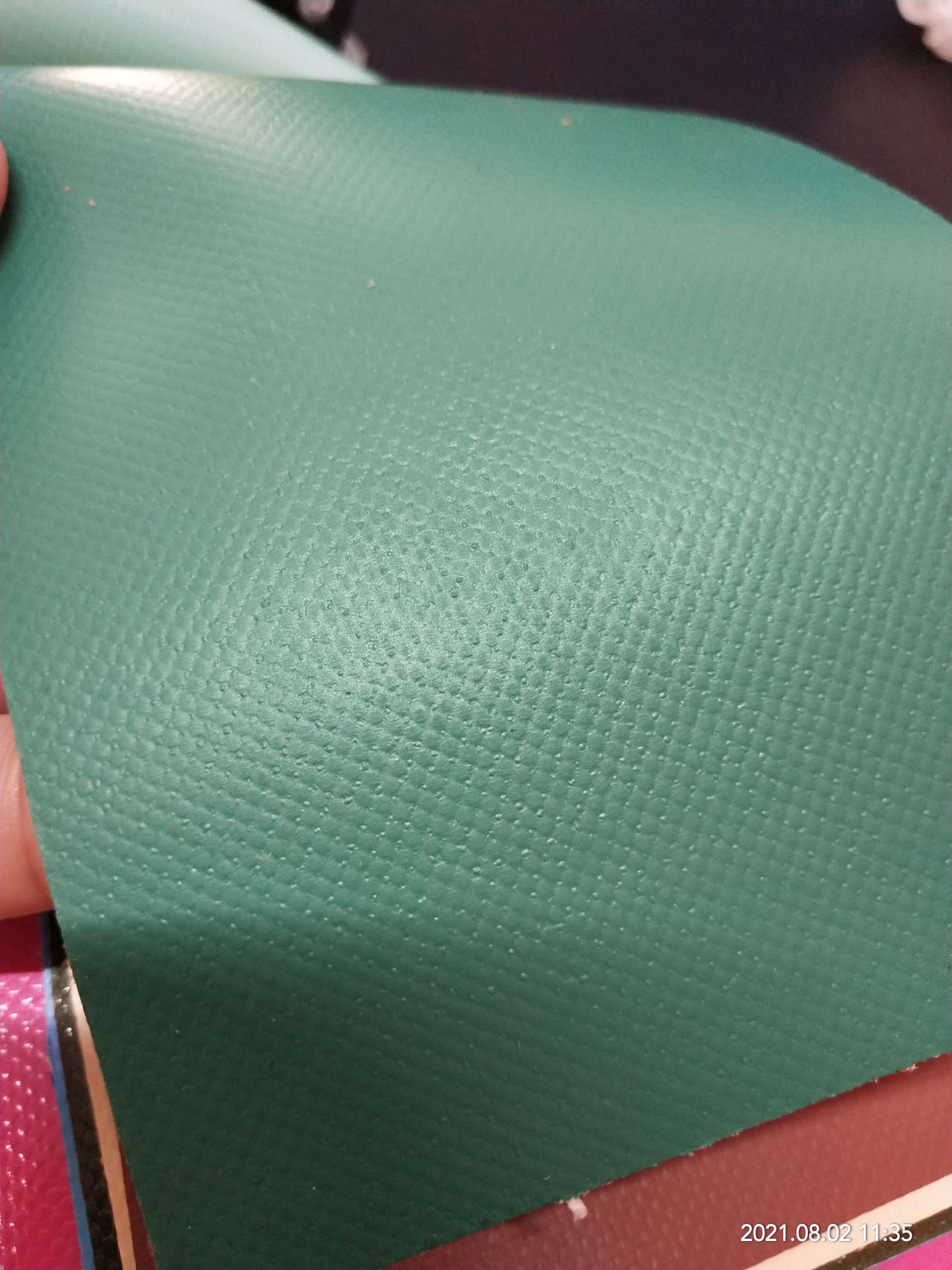 优质光面深绿色PVC夹网布  箱包布  各种体操垫  各种箱包袋专用面料详情图4