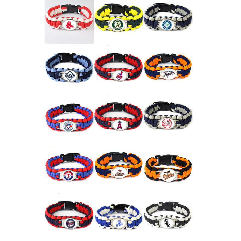 FLY326   32个NFL橄榄球队伞绳手链 救生手链 Cowboys paracord bracelet白底实物图