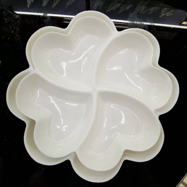 Creative Ceramic Fruit Plate Household Simple Fruit Plate Japanese Snack Plate Divided Salad Plate Living Room Dessert Dry Fruit Plate 1142