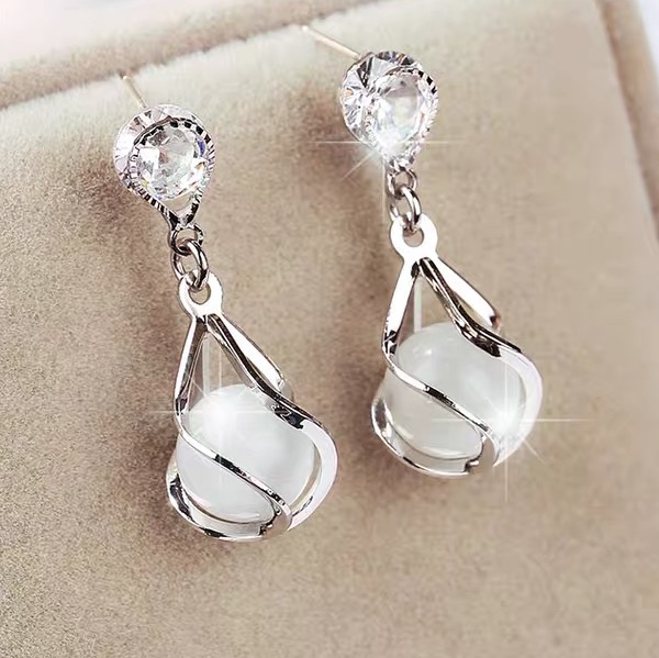 Zirconium drop cat eye earrings