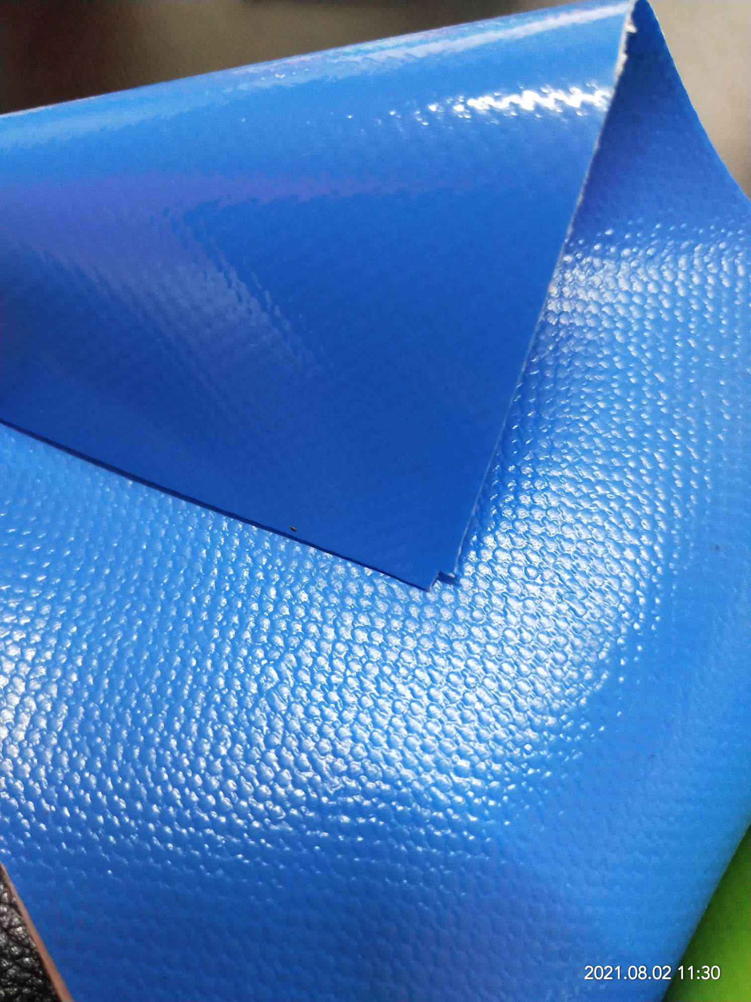 Alta calidad brillante azul claro PVC clip tela de malla tela de equipaje todo tipo de alfombras de gimnasia todo tipo de bolsas tejido especial detail image 6