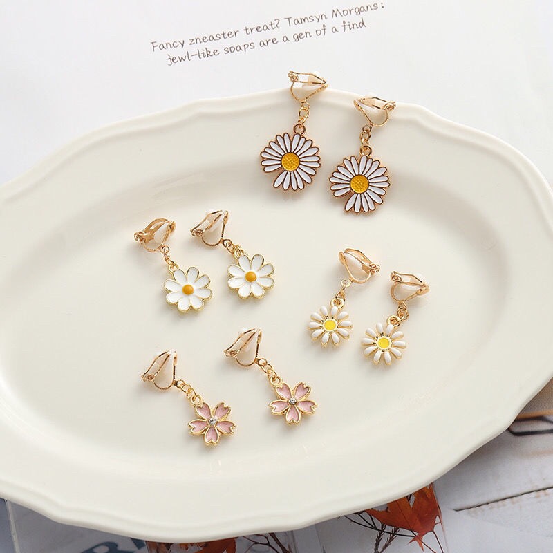 Stud earrings H38 full figure