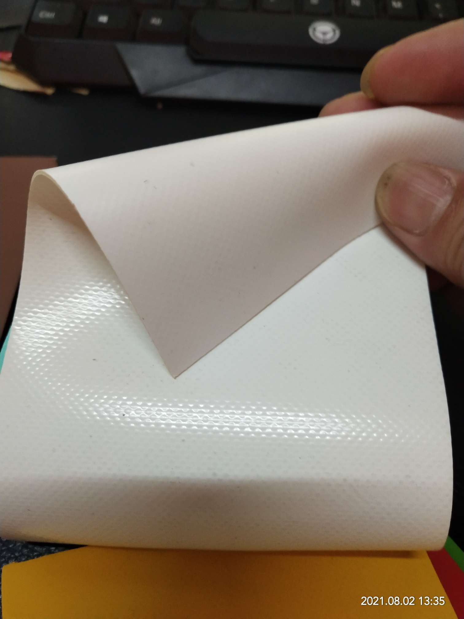High-quality matte cream-colored PVC mesh fabric for luggage is suitable for various gymnastic MATS, tool bags and special fabrics for roller shutters Item Picture