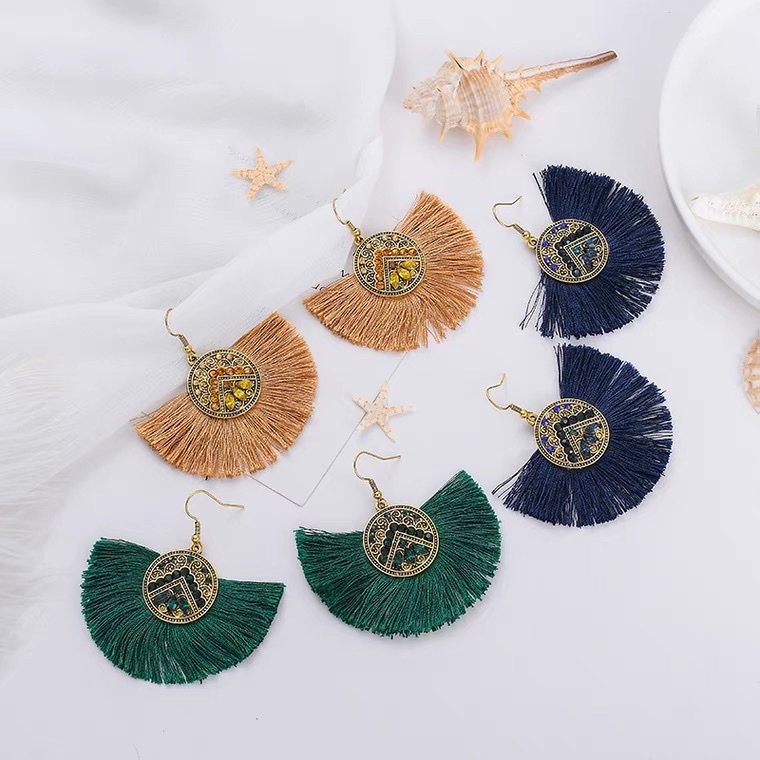 Semi-circular tassel ear hook details Picture